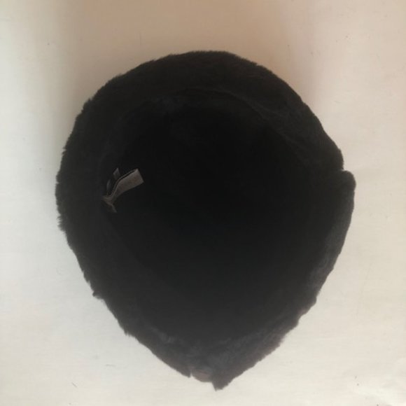 UGG ​genuine shearling suede black trapper hat. Aviator. Sheepskin. Medium - Picture 5 of 13